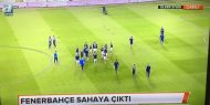 Fenerbahçe sahaya çıktı; hakem Mete Kalkavan bekleyeceğini söyledi